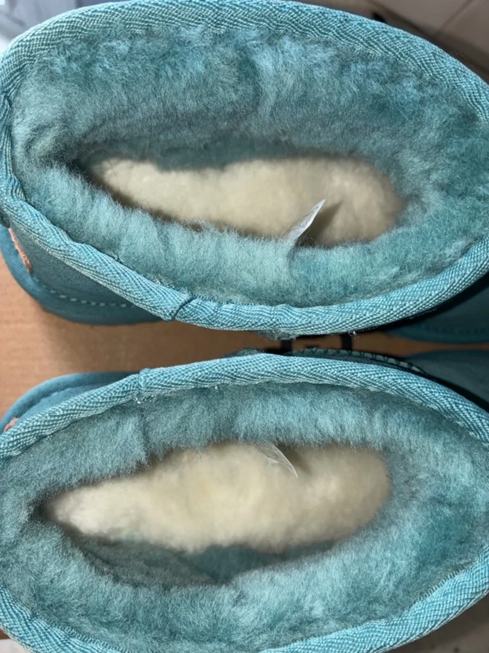EUC Women’s Uggs Ultra Mini Size 8 Teal Blue